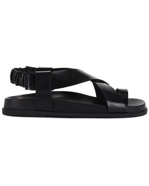 RAYE Sandalia Charli En Color Negro Talla (También En .5, 7)