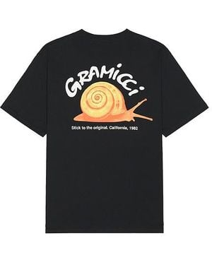 Gramicci Snail Tシャツ - ブラック
