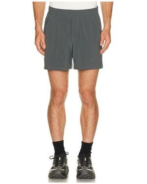 lululemon Pace Breaker Short 5 - Blue