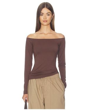 Skims Smooth Layers Long Sleeve Off The Shoulder Top - Brown