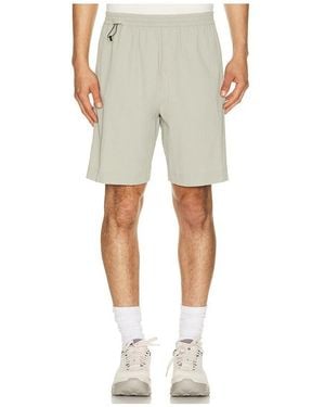 On Shoes Courtside Shorts Eaze - Natural