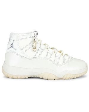 Nike Air 11 Retro Sneaker - White