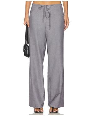 Nia Hose Lacey - Grau