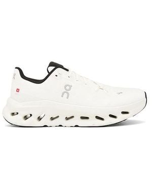 On Shoes Cloudtilt Trainer - White