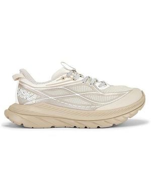 Hoka One One Mach Remastered Aura Trainer - White