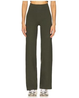 437 The Essentials Pant - Green