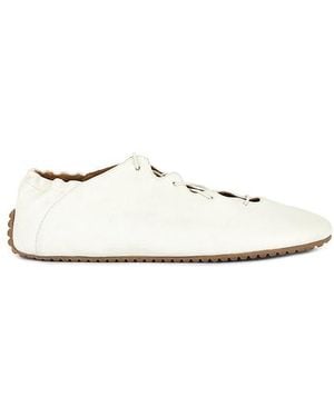 Odissi Milly Scallop Flat - White