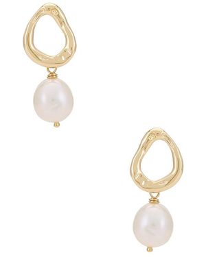 Natalie B. Jewelry Lani ドップイヤリング - ホワイト