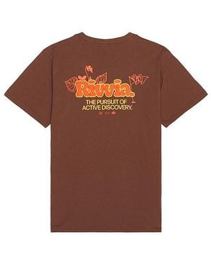 Rivvia Projects Floral Pursuit T-Shirt en Brown - Marron