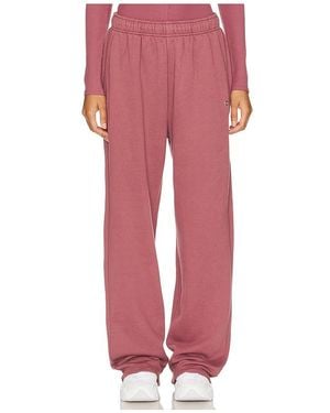 Alo Yoga Accolade Straight Leg Sweatpant - Red