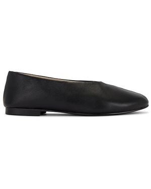 Tony Bianco Zapato Plano Cuba En Color Negro Talla (También En .5, 7, 7.5, 8, 8.5, 9, 9.5)