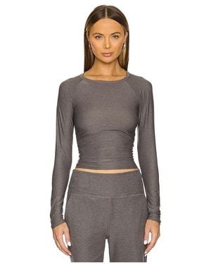 Beyond Yoga Featherweight Your Fit Shirred Long Sleeve Top - Brown