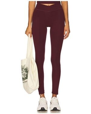 437 The V Legging - Red