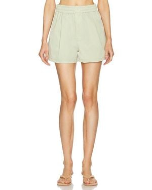 GRLFRND Tech Gabardine Boxer Shorts En Color Verde Oliva Talla En
