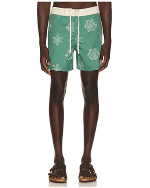 Rhythm Doily Heritage Trunk - Green