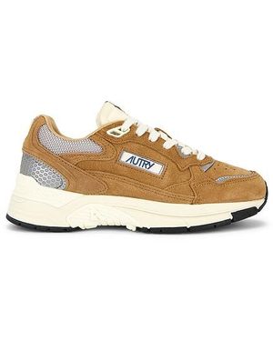 Autry Hyperway Low Trainer - Metallic