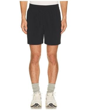 Beyond Yoga Pivotal 2.0 7 Short - Black