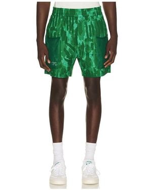 Malbon Shorts Con Bolsillos Mesh Basket En Color Verde Talla (También En S, M, Xl/1X)
