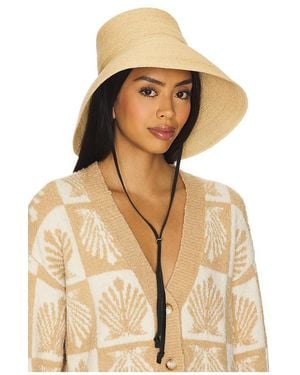 Janessa Leone Hut Suni - Natur
