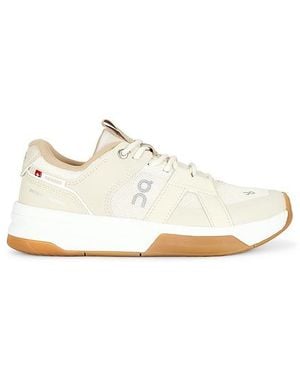On Shoes The Roger Clubhouse Pro 2 Sneaker - White