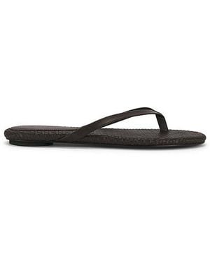 St. Agni Chanclas Woven En Color Chocolate Talla (También En 38) - Blanco