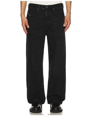 DIESEL Relaxed Fit 2001 D-Macro Jean - Black