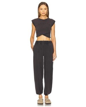 Free People X Fp Movement Hot Shot Cross Over Set - Black