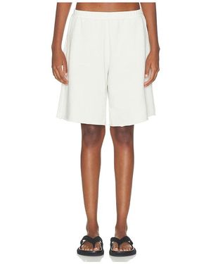 Beyond Yoga Fade Out High-Rise Bermuda Short - White