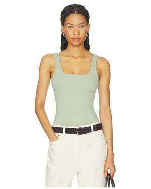 GOOD AMERICAN The Weightless Sculpting Modern Tank Bodysuit En Color Verde Talla (También En Xs, S, M, Xl/1X) - Multicolor