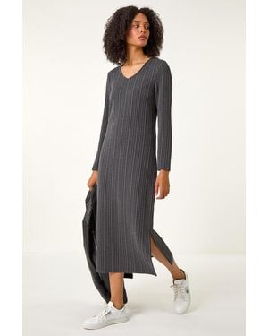 Roman Wave Textured V-Neck Midi Dress - Black