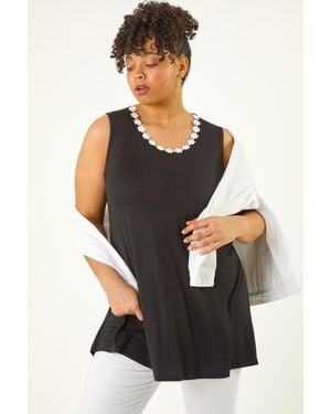 Roman Curve Daisy Trim Vest Top - Black