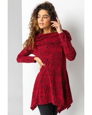 Roman Animal Jacquard Print Hanky Hem Top - Red