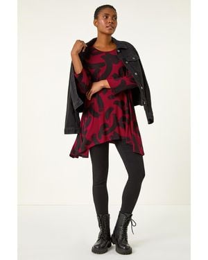 Roman Brush Print Hanky Hem Top - Red