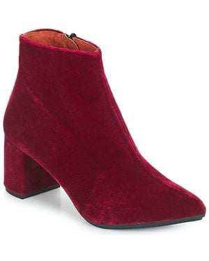 Betty London Jiloute Low Ankle Boots - Red