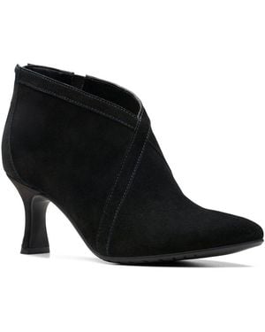 Clarks Kataleyna Sol Suede Pump - Black