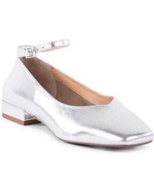 Seychelles Pumpkin Leather Flat - White