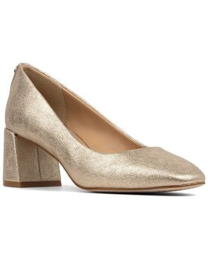 Donald J Pliner Goodwyn Pump - Natural