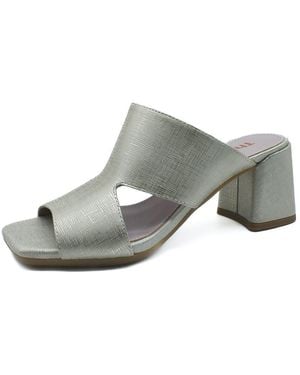 The Flexx Femie Too Sandal - Gray