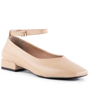 Seychelles Pumpkin Leather Flat - White