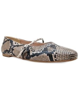Kenneth Cole Magnolia Flat - White