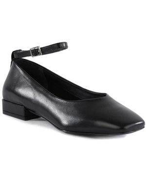 Seychelles Pumpkin Leather Flat - Black