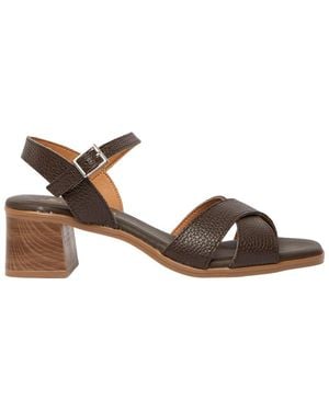 Menina Step Celia Leather Sandal - Brown