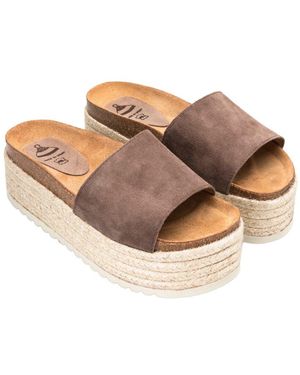 Menina Step Tall Leather Flat - Brown