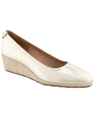 Aerosoles Roma Suede Wedge - White
