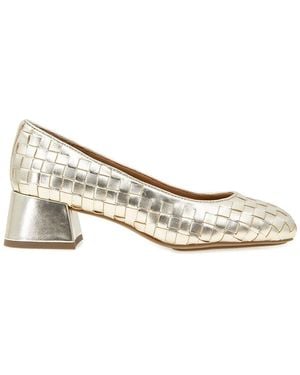 Gentle Souls By Kenneth Cole Lancine Leather Pump - Metallic