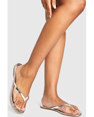 Boohoo Wide Fit Metallic Flip Flops - White