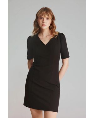 GUSTO V Neck Short Sleeved Dress - Black