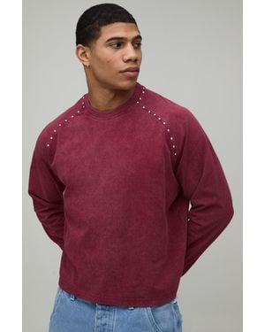 BoohooMAN Oversized Heavyweight Studded Raglan Acid Wash T-Shirt - Red