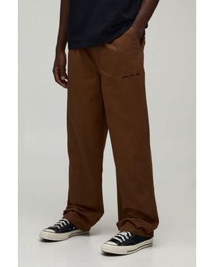 BoohooMAN Relaxed Fit Half And Cargo Embroidered Trousers - Brown