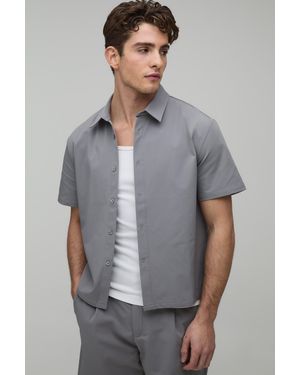 BoohooMAN Regular Fit Technical Short Sleeve Shirt - Grey